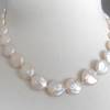 Weiße Münz-Perlen-Kette mit 14-Karat_Goldverschluß, Brautschmuck, Geschenk, Hochzeitsschmuck Bild 8
