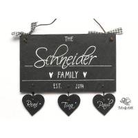 Hochzeitsgeschenk Türschild Familie Schiefer in weiss Namensschild mit 3 - 6 Herzanhänger, personalisiert mit Namen Bild 1