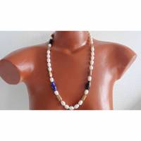 Elegante Perlenkette aus echten Perlen, festlich glänzend Bild 1