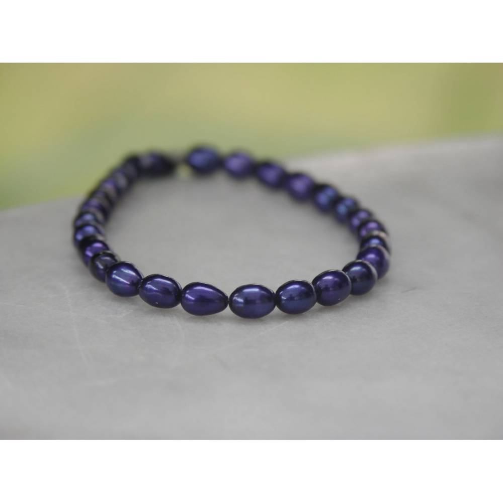 Blaues echtes Perlenarmband auf Elastik, Geschenk für Freundin Bild 1