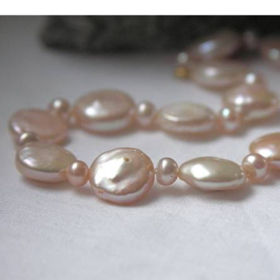 Perlenarmband echte Perlen, Farbe hell lachs, Magnet