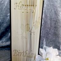 Gefaltetes Buch "Happy Birthday" mit einer Orchideen-Ranke Bild 2