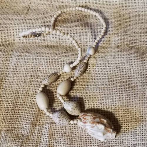 Halskette mit Muschel in Holz-Optik, Vintage-Stil, Hippi, Nostalgie (HK3)