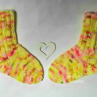 Baby Socken - Erstlingssocken handgestrickt,  gelb/bunt meliert Bild 1