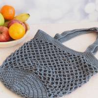 Häkeltasche Einkaufstasche Einkaufsnetz in grau aus hochwertiger Baumwolle mit Schulterriemen gehäkelt Bild 1