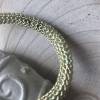 gestricktes Draht-Armband mit bunten Perlen gefüllt, light-gold Bild 2