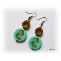 1 Paar bronzefarbene Ohrhänger mit Seepferdchen türkis - Ohrringe mit Glasperlen Bild 1