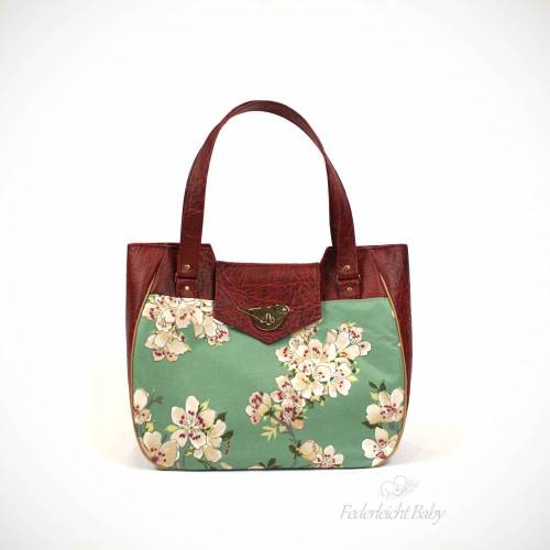 schicke Schultertasche / Handtasche Molly mit Kirschblüten - Unikat