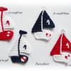 Ein gehäkeltes Segelschiff mit Rettungsring in 4 Farben zur Wahl, Segelboot, Schiff, Boot - Häkelapplikation - Aufnäher - weiß, rot, blau Bild 2