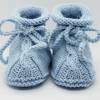 gestrickte Babyschuhe hellblau Größe 4-9 Monate aus Wolle Bild 3