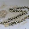Grüne echte Perlen als Kette, echte 14K Goldringe, sehr dekoratives Schloß Bild 8