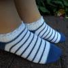 Sneaker Socken, handgestrickt, blau, Weiß, Baumwolle Bild 2