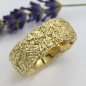 Breiter Ring aus Silber 925/- vergoldet. Knitterring, ca 8 mm