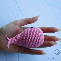 Der kleine gehäkelte Wal aus Baumwolle Farbe nach Wahl Handarbeit Geschenkidee für Schultüte Bild 7
