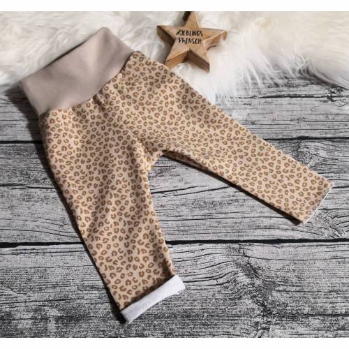 Leggings Größe 68 Leoprint, Babyhose in Bio Qualität