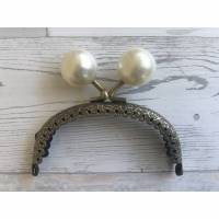 Taschenbügel Taschenrahmen Purse frame gold Ornamente mit Bogenkante Perlenverschluß große Perlen Perlmutt Bild 1