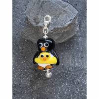 Anhänger Pinguin mit Schwimmring - Glas - Lampwork Bild 1