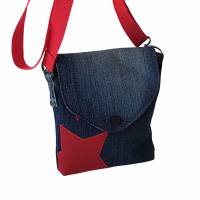 Jeanstasche "Karin" mit roten Sternen hat ein praktisches Format * Upcycling  * Schultertasche * Umhängetasche Bild 3