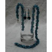 Perlenset in türkis mit kleinen irisierenden dunkelblauen Kristallen in türkischer Häkeltechnik Bild 1