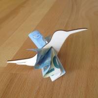 Geldgeschenk Kolibri Finn aus Holz Bild 1
