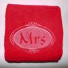 Besticktes personalisiertes Handtuch mit Mrs Frotteetuch Monogramm originell edel Geburtstagsgeschenke Bild 4