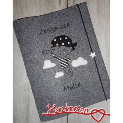 Zeugnismappe A4 gestickt, Filz, Schulstart, kleiner Pirat, Einschulung, personalisierbar, mit Namen, Junge,