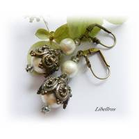 1 Paar Ohrhänger mit Perlenkappe - antiker Stil, verspielt - pastellgrün, bronze Bild 1