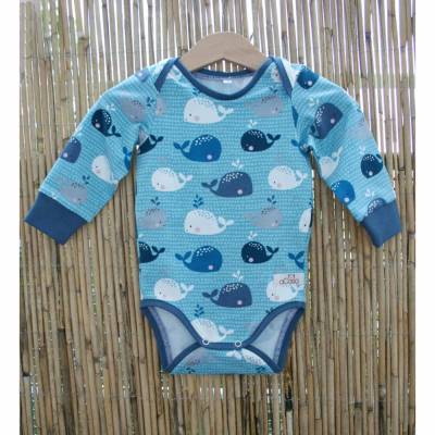 Body für Babys aus BIO Baumwolle mit Schlupfausschnitt und langen Ärmeln Stoff mit Walmotiv designed by Puck (Stoffonkel)