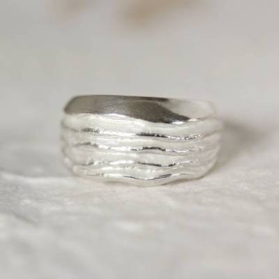 Ring, "RIFF", Silber, breit, massiv, ziseliert, gehämmert,Goldschmiedearbeit, Kathi Breidenbach