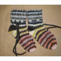 Socken handgestrickt in Größe 24/25 mit Bindeband, Kindersocken, Kuschelsocke, Stricksocken Bild 1