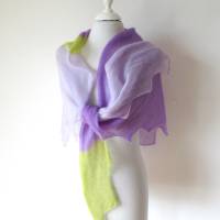 Gestricktes Dreieckstuch mit Zackenrand lila violett grün, leichtes Schultertuch Schulterwärmer, Damen-Schal Bild 1