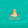 Besticktes Kinderhandtuch mit niedlichen Strandmotiven Name Kita Erkennungsbilder Kindertagesstätte Tagesmutter Bild 2