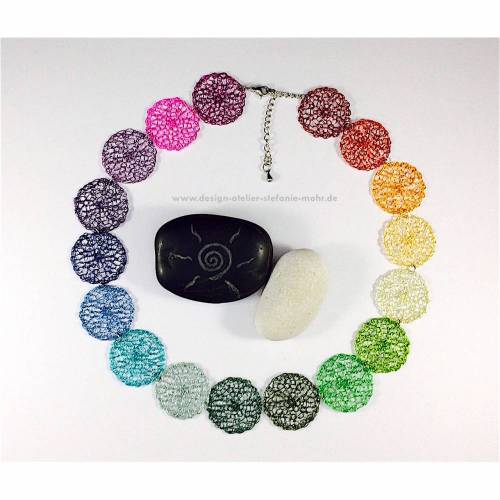 UNIKAT! Statement Collier - hand gestrickte REGENBOGEN-Kette