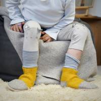 Gelbe Hausschuhe für Babys und Kinder aus weicher Wolle mit Bündchen Bild 5
