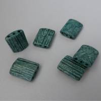 6 Keramikperlen Kofferform, rechteckig, strukturiert, petrol, blaugrün, mit 3 Bohrungen für Mehrstrangketten, Schmuckherstellung, Perlen, Kettenelement, Schmuck selber machen Bild 1
