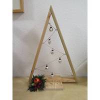 Weihnachtsdekoration Holzbaum - natur - mit Kugeln in silber Bild 1