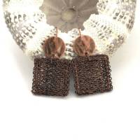 GEOMETRIE - fingergestrickte Ohrringe aus braun-schwarz meliertem Kupferdraht Bild 1