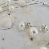 Leichter Hochzeitsschmuck, zierliches dreiteiliges Schmuckset, schwebende Perlen als Brautschmuck Bild 2