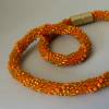 Auffällige Häkelkette orange trifft gold, Länge 43 cm, Halskette, Glasperlen gehäkelt, Perlenkette, Häkelschmuck Bild 4