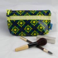 Kosmetiktasche/Federmäppchen aus beschichteter Baumwolle, grafisches Muster in blau gelb grün Bild 1