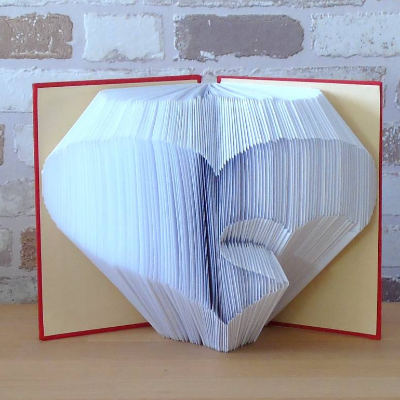 gefaltetes Buch - Herz in Herz in einem handgebundenen Notizbuch // Buchkunst // Dekoration // Geschenk // Muttertag // Geburtstag