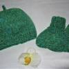 Baby Mützchen (KU bis 38 cm)  und Söckchen grün/maigrün/türkis meliert, ein Geschenk zur Geburt, Taufe....... Bild 4