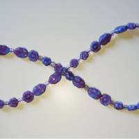 Glasperlenkette mit Blümchen und Blättern in Lila-Blau - Voll Hippie! Bild 5
