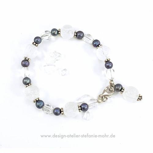 UNIKAT - ARMBAND gravierter Bergkristall & Süßwasserperlen