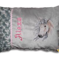 Flauschiges besticktes Kissen braun Namen und Pferdekopf personalisiertes Schmusekissen Babykissen Shannon Fabrics Bild 2