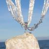 Großer Muschel Kettenanhänger mit an einer Halskette aus weißen Mini Perlen, auffälliger Schmuck für Mutige Bild 4
