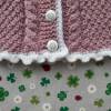 Pullover mit Zopfmuster ab Größe 62/68 bis Größe 92/98 rosa weiß pullover strickjacke mädchen kleidung dirndl kleid Bild 4