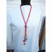 Originelle Halskette 3 fach zum Knoten mit roten Mini Perlen und Muscheln, einzigartiger Künstlerschmuck Bild 1