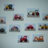 kleines Wandbild mit Fahrzeug fürs Jungen Kinderzimmer, Keilrahmenbild gemalt und gehäkelt Bild 4