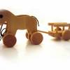 Pferd mit Wagen, Nachziehspielzeug aus Holz Bild 1